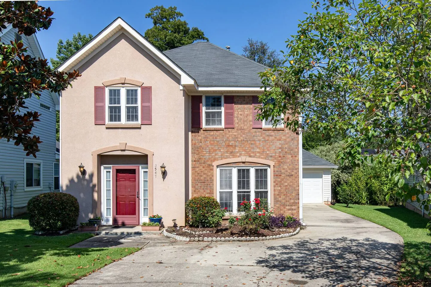 3 Bedroom 2.5 Bath Fenced Backyard