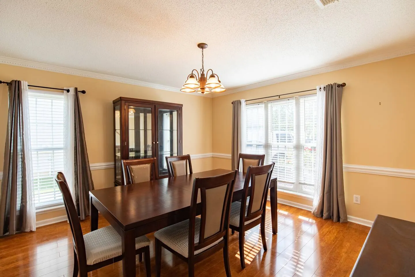 3 Bedroom 2.5 Bath Fenced Backyard 15