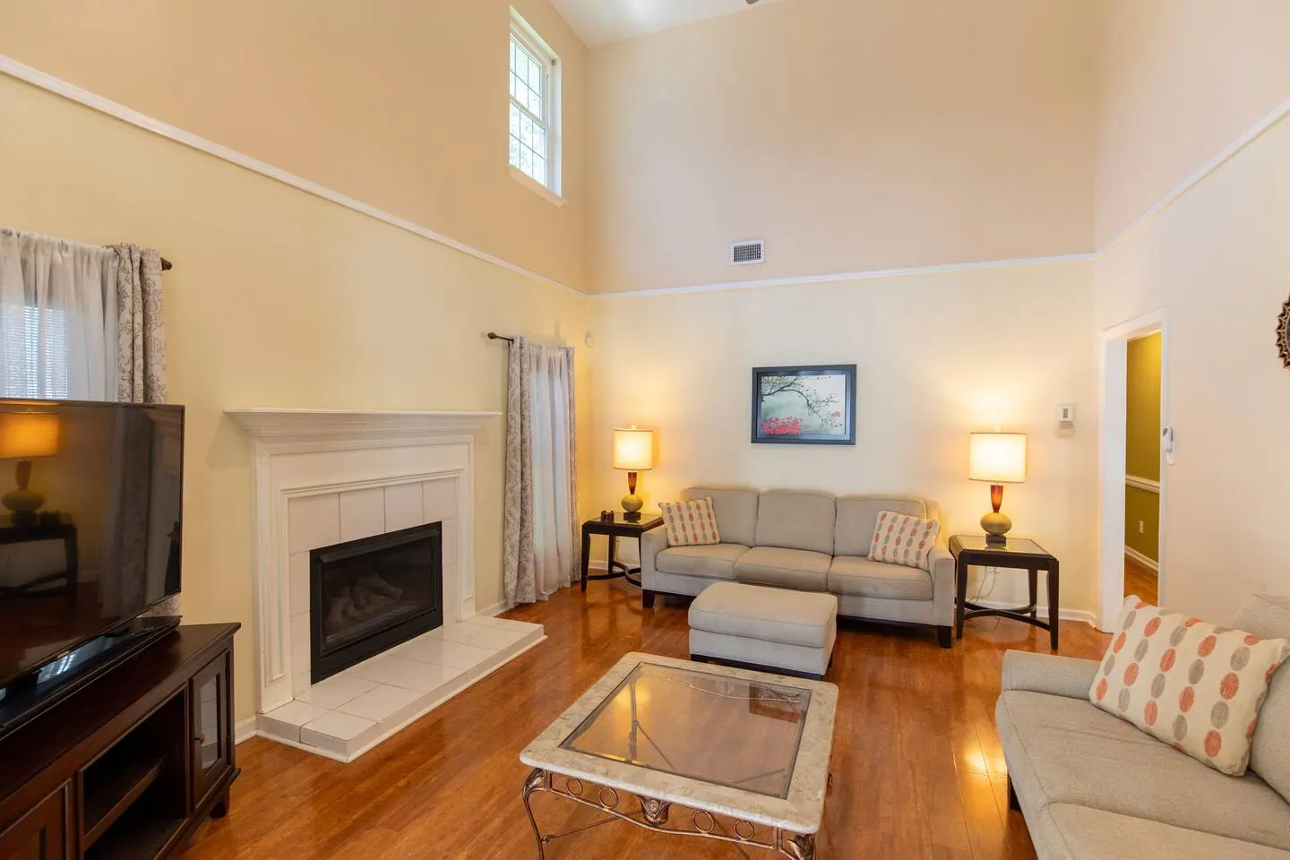 3 Bedroom 2.5 Bath Fenced Backyard 7