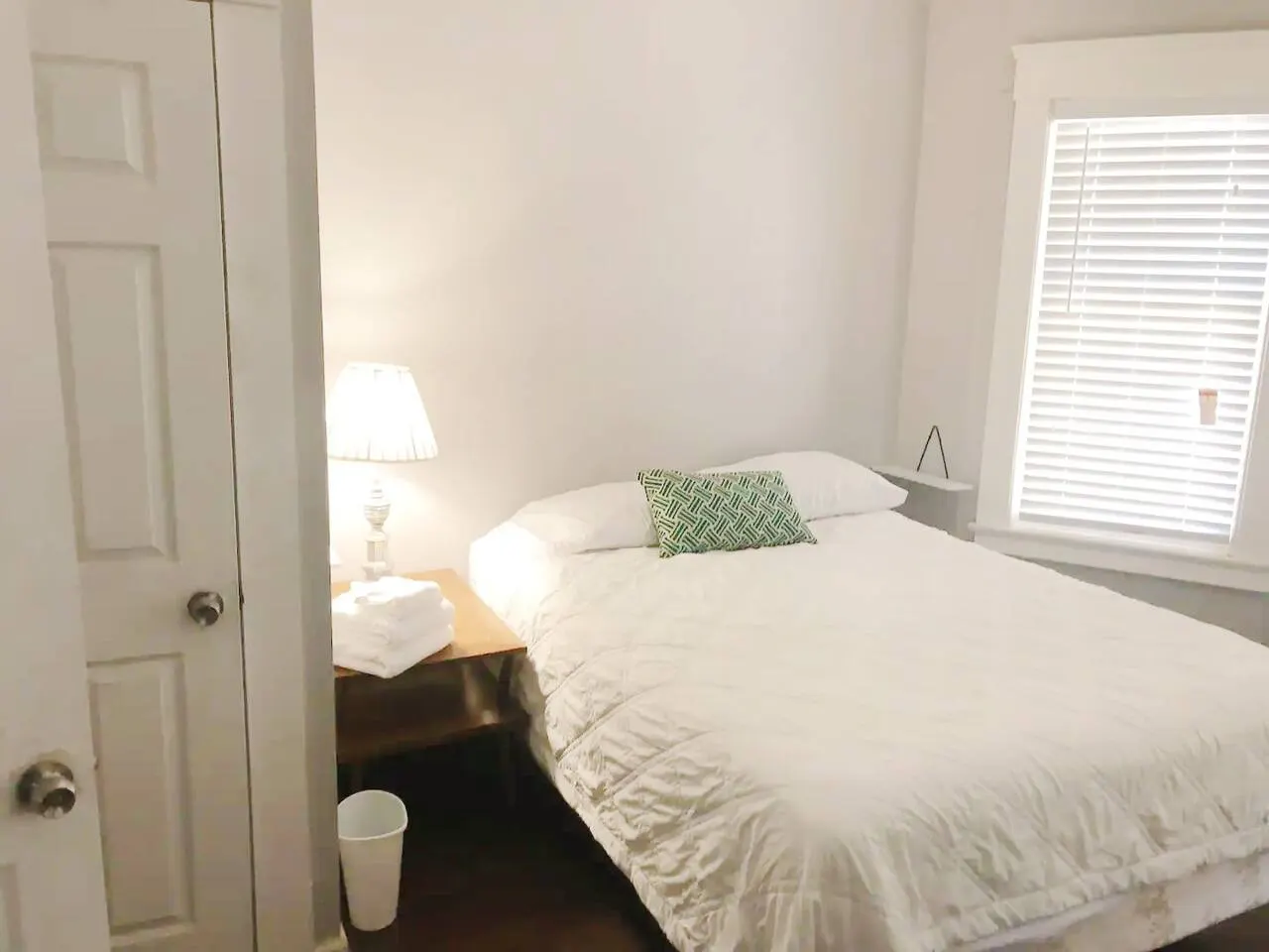 The Uno Room first floor 10 min d-town 15 airport - Double Room 2