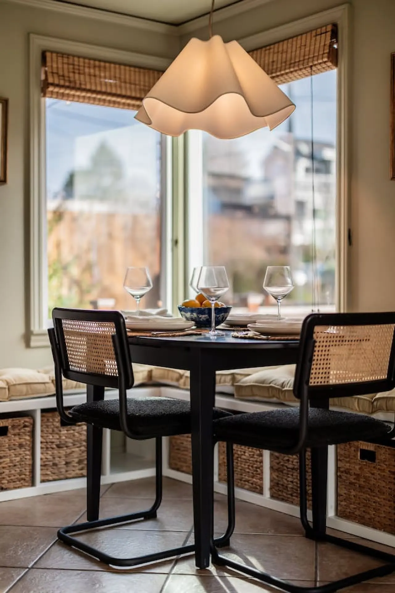 The Ballard Vista Sleeps 6 + Patio & Fire Pit 16