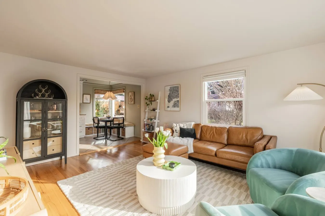 The Ballard Vista | Sleeps 6 + Patio & Fire Pit — photo 5