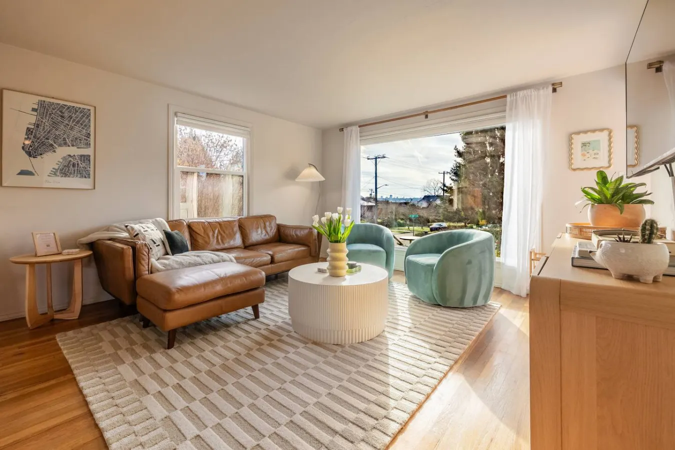The Ballard Vista Sleeps 6 + Patio & Fire Pit 8