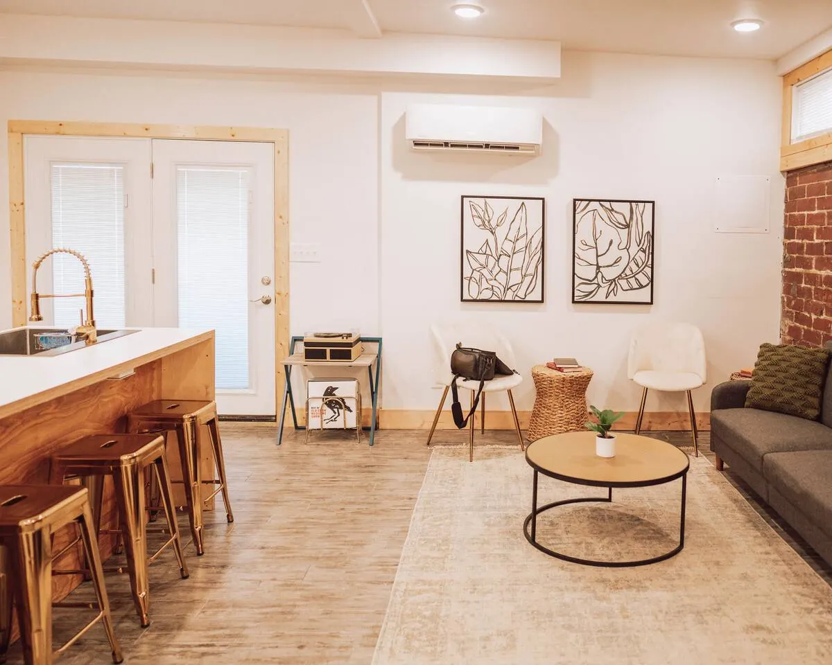 Spacious 1BD Apt in the heart of the Tree Streets 9