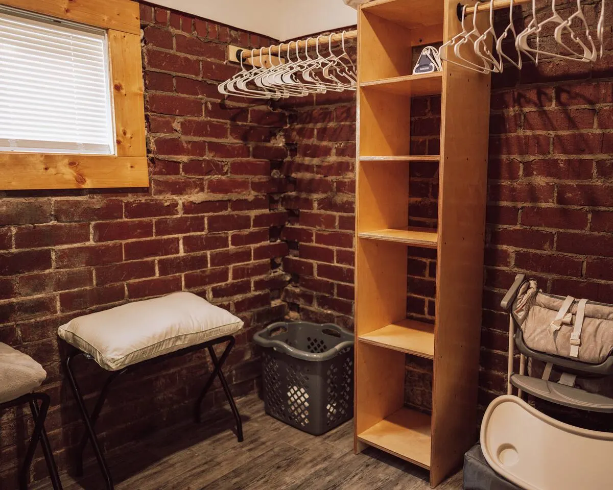 Spacious 1BD Apt in the heart of the Tree Streets 16