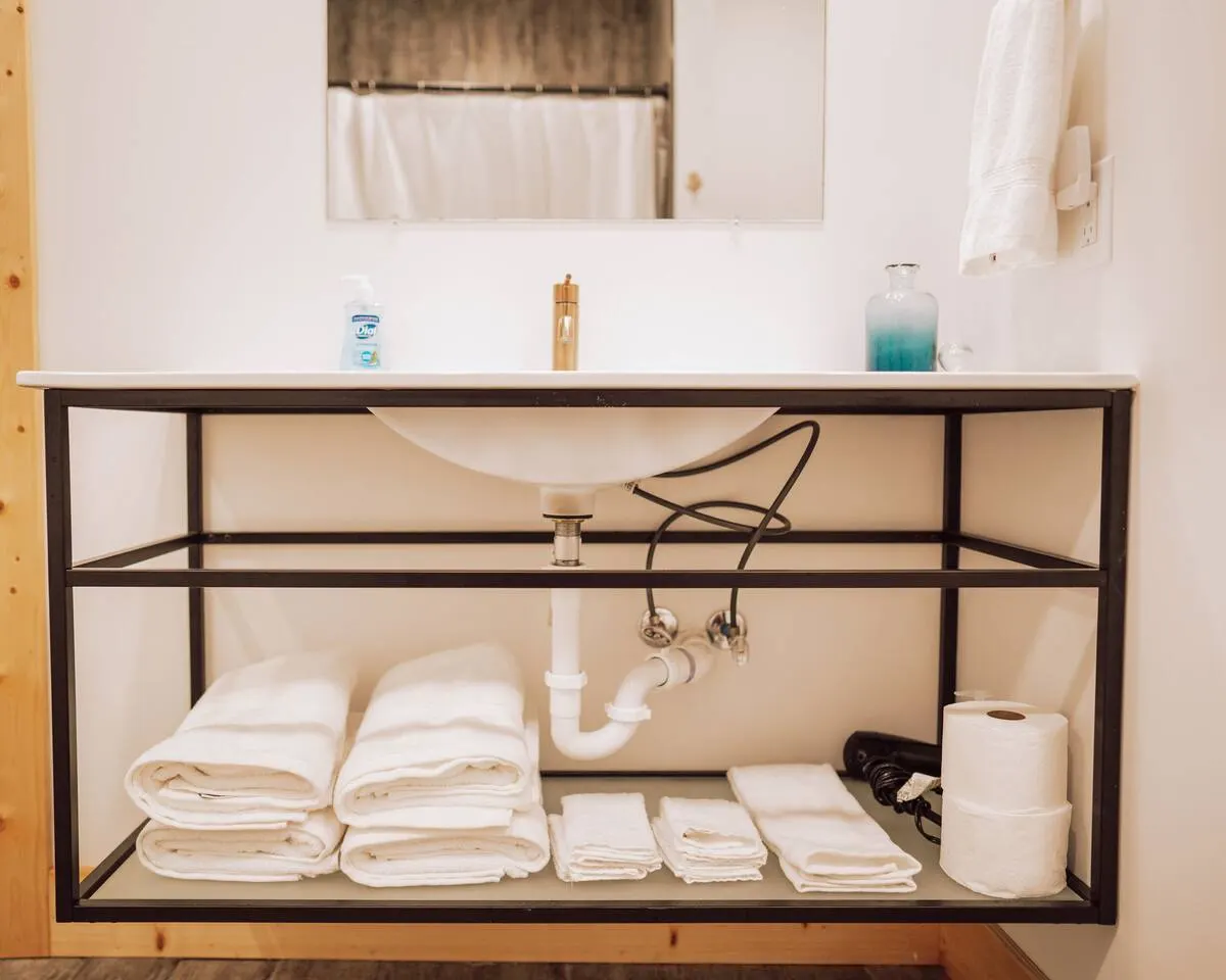 Spacious 1BD Apt in the heart of the Tree Streets 17