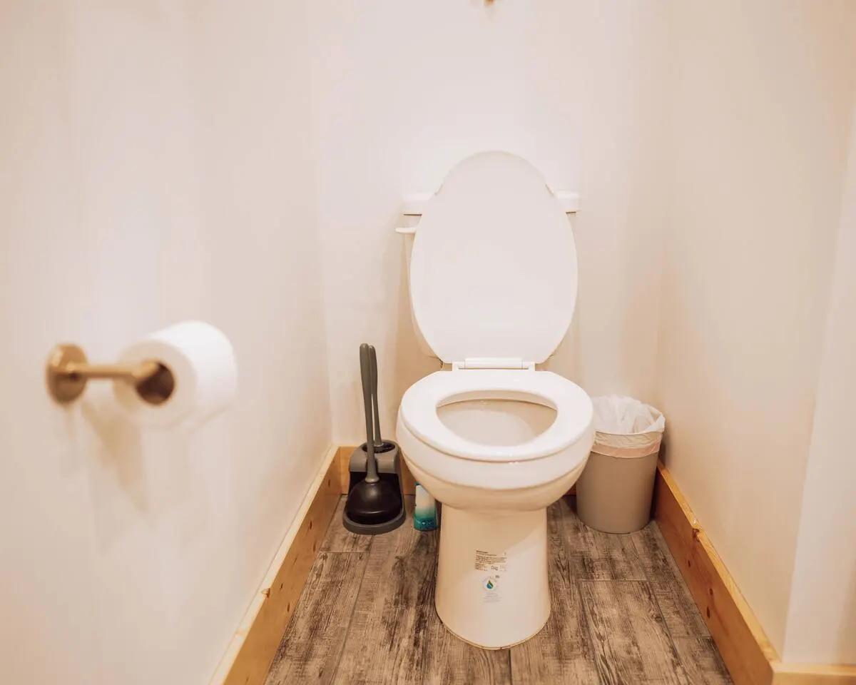 Spacious 1BD Apt in the heart of the Tree Streets 18