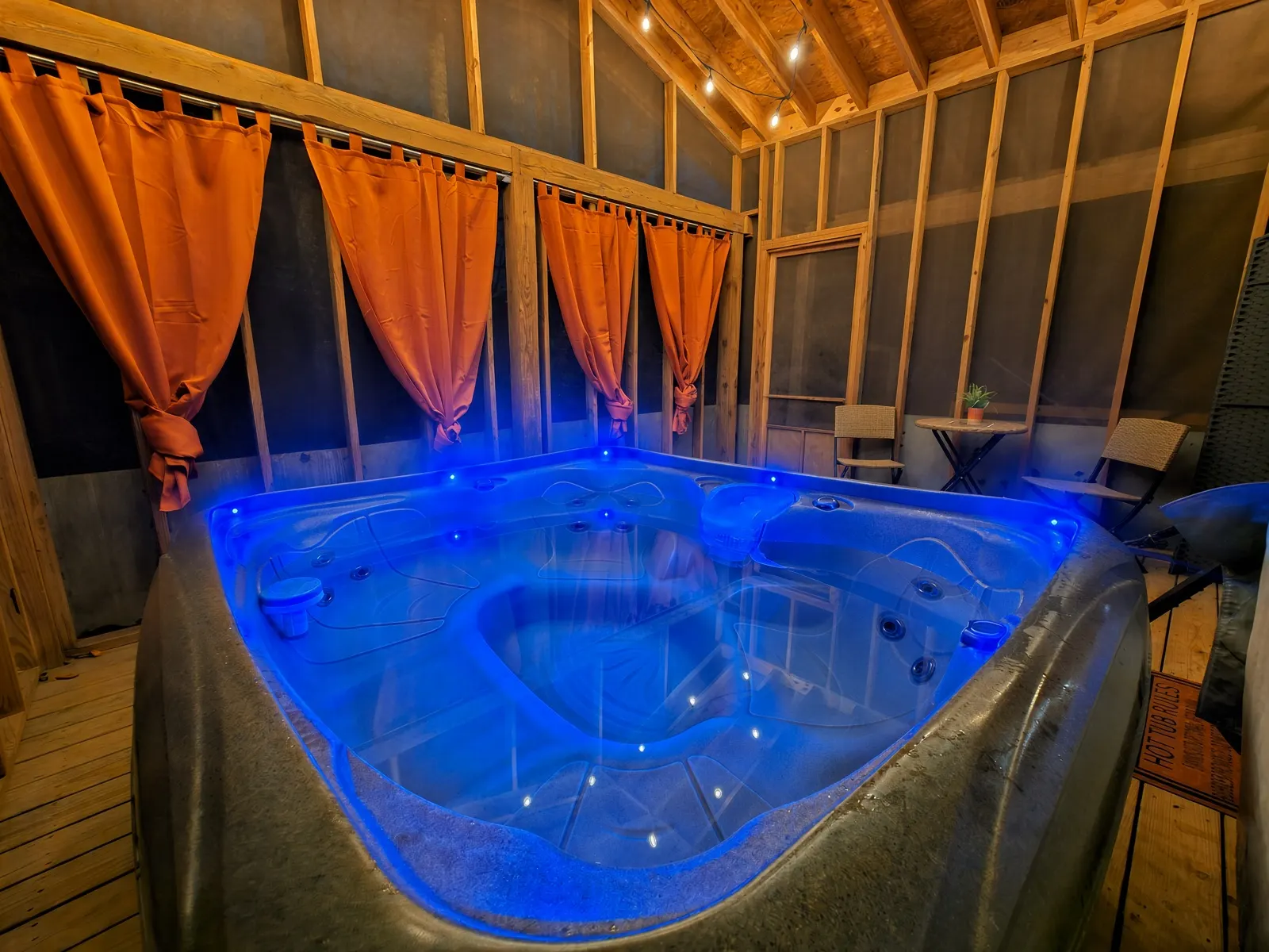Fall foliage cabin: hot tub + EV charger + 500Mbps — photo 3