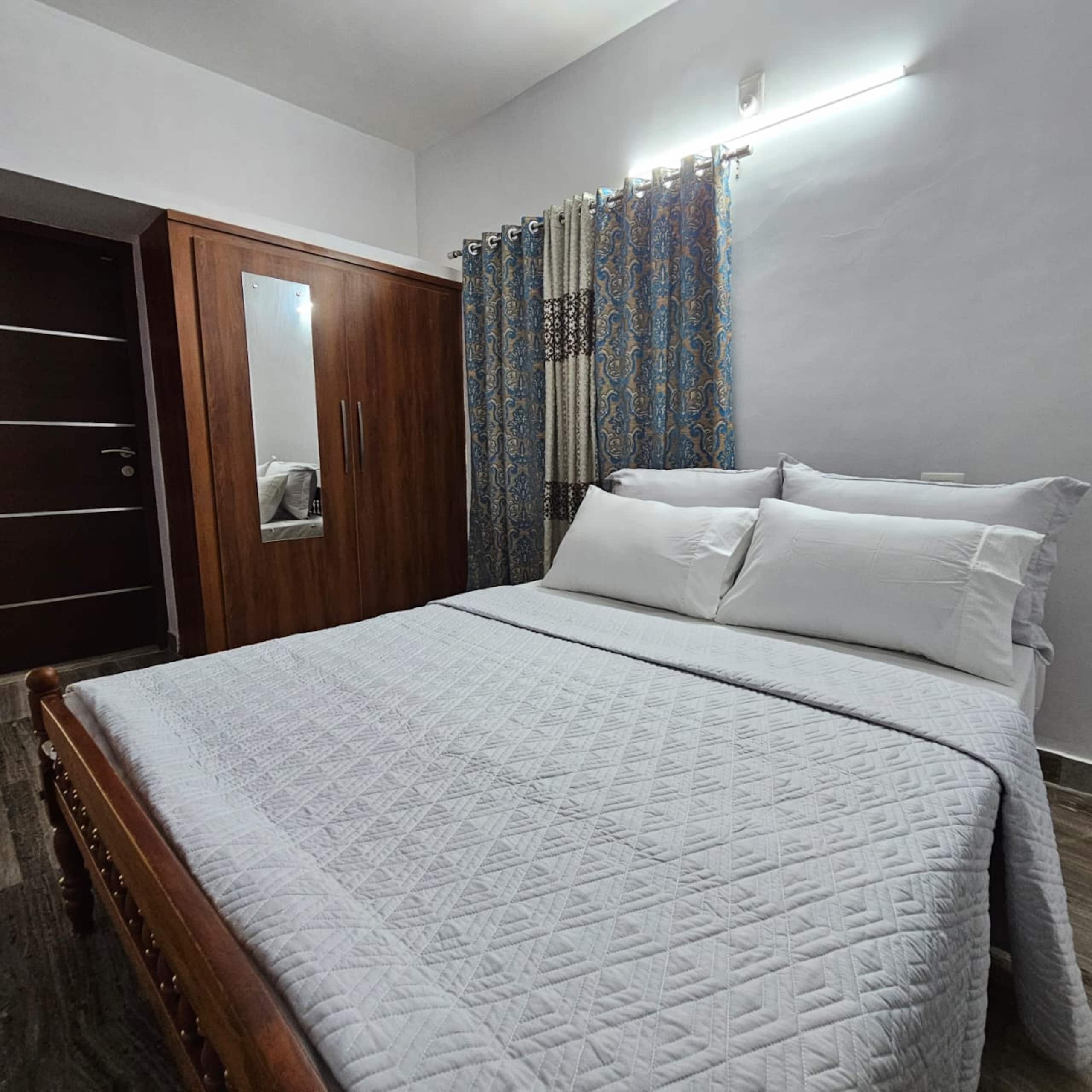 VILLA 709: Luxurious villa near Metro station. 7