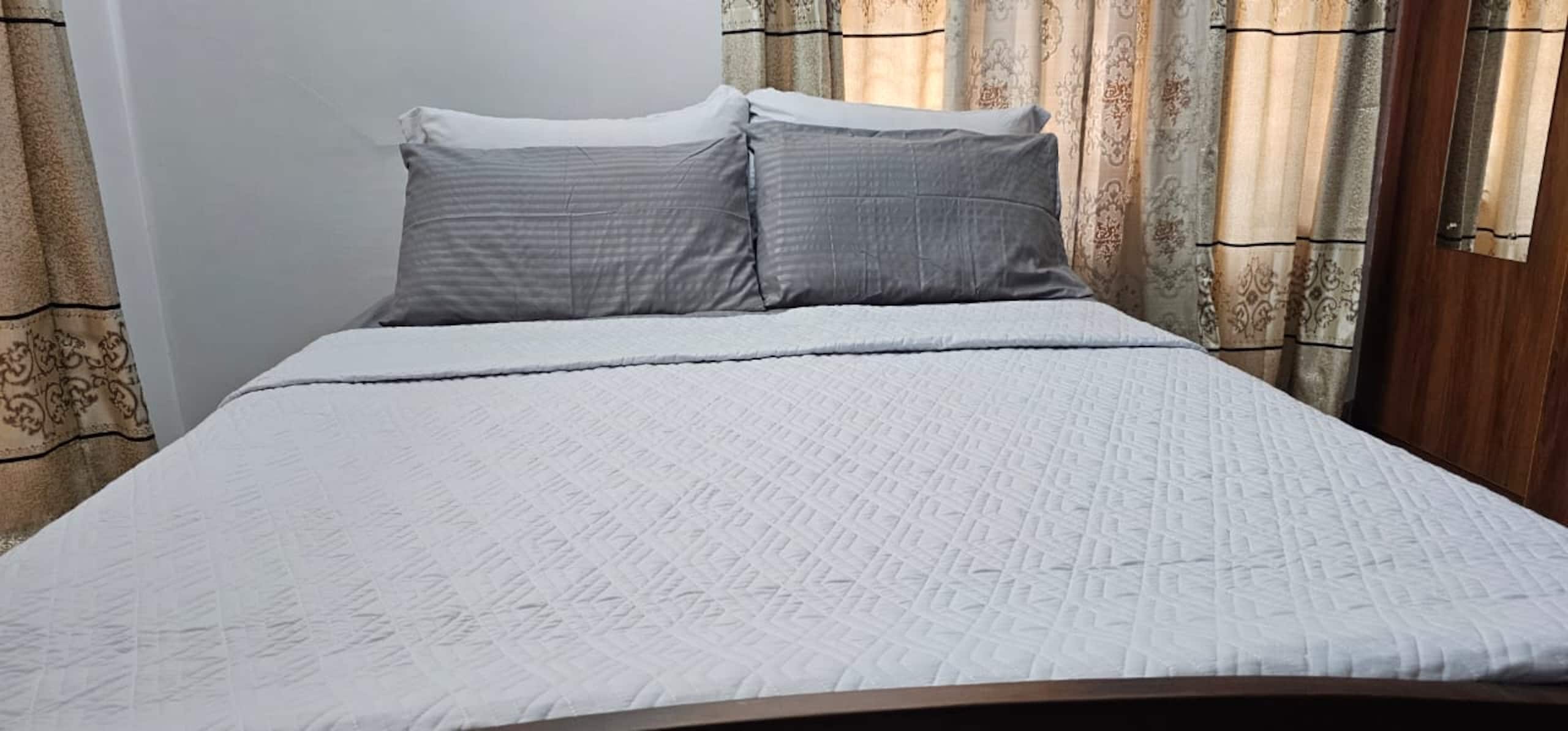 VILLA 709: Luxurious villa near Metro station. 3