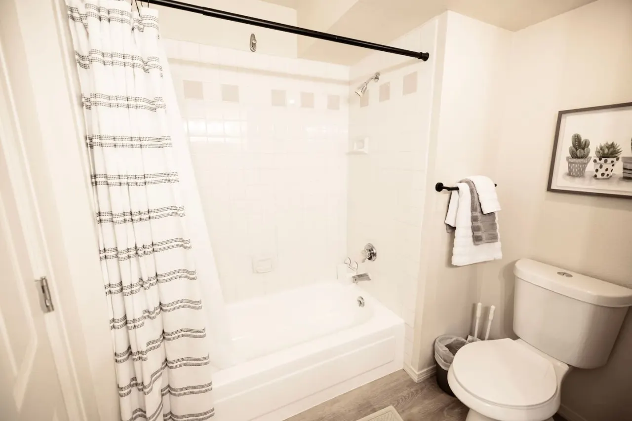 Modern Studio & Kitchenette in Greenwood Village 15