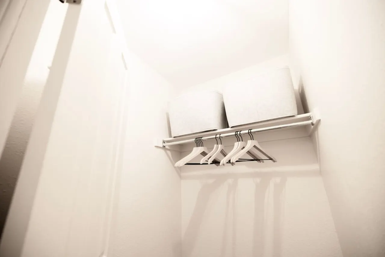 Modern Studio & Kitchenette in Greenwood Village 18