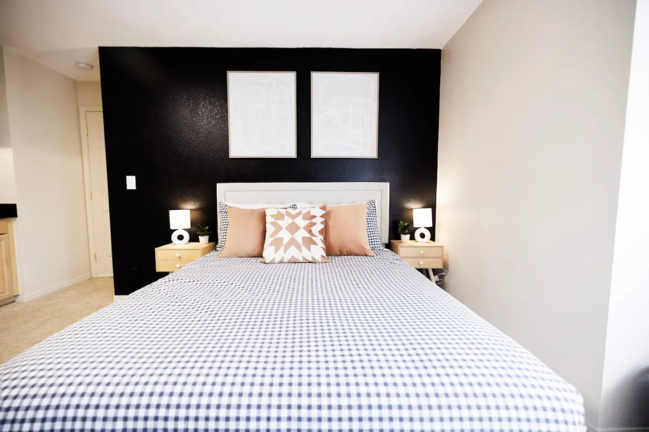 Modern Studio & Kitchenette in Greenwood Village 7