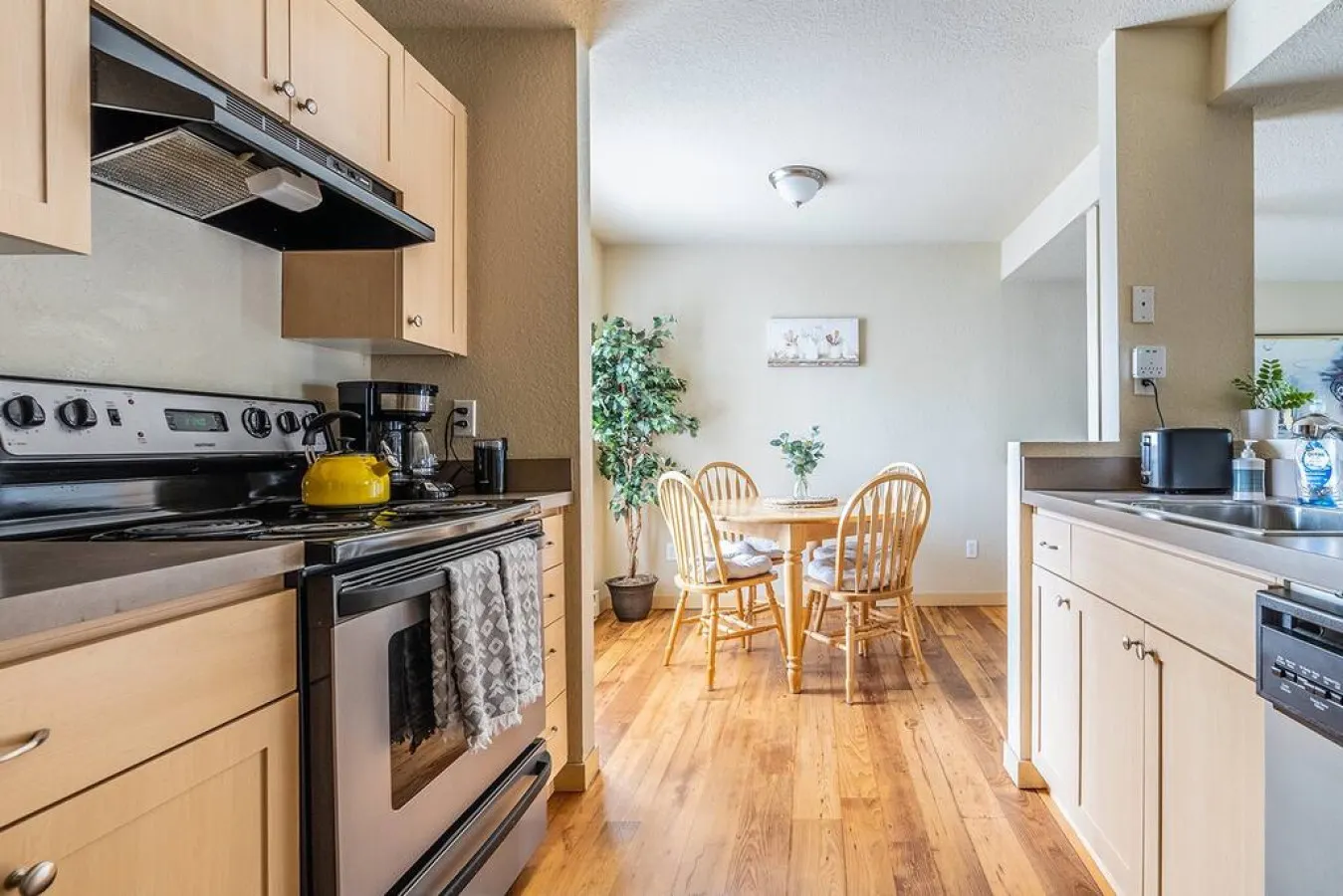 Centrally located 1 bedroom 9