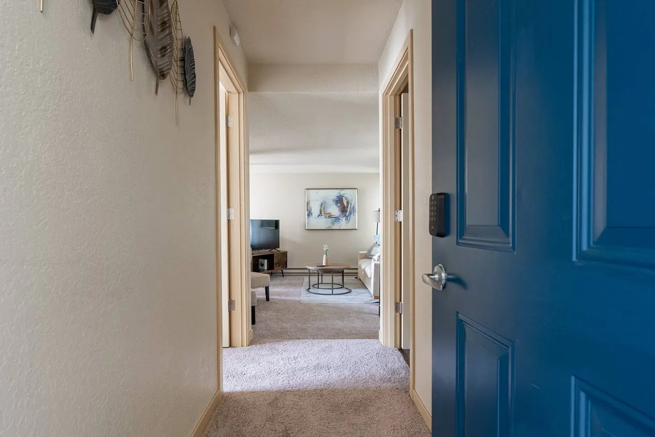 Centrally located 1 bedroom 12