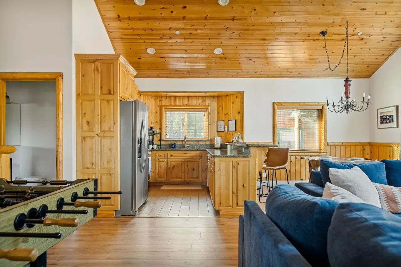 3BR Llama Bear Lodge Hot Tub, Views & Game Room 12
