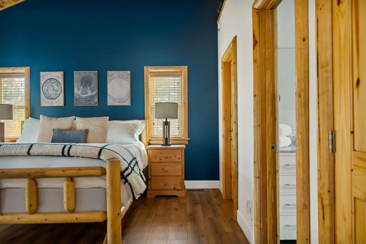 3BR Llama Bear Lodge Hot Tub, Views & Game Room 15