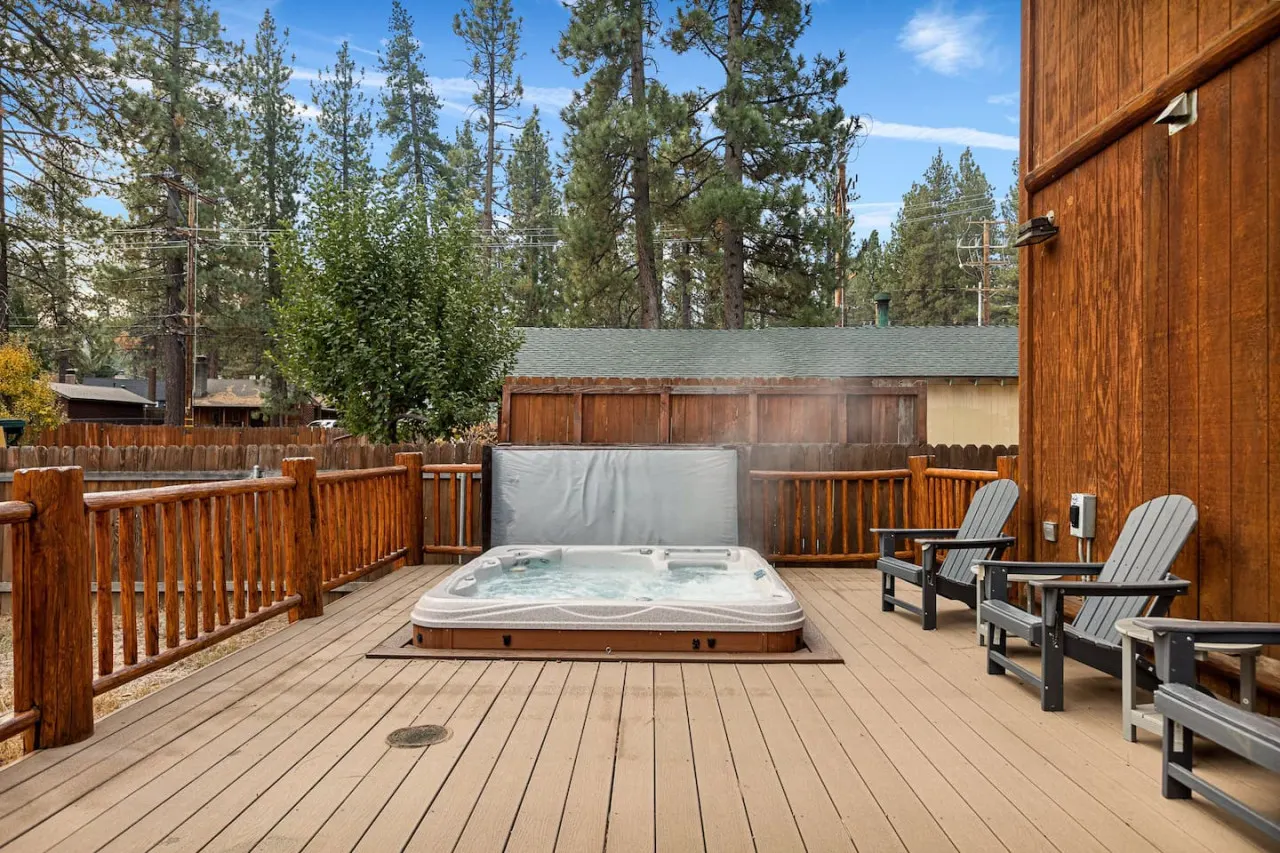 3BR Llama Bear Lodge Hot Tub, Views & Game Room 3