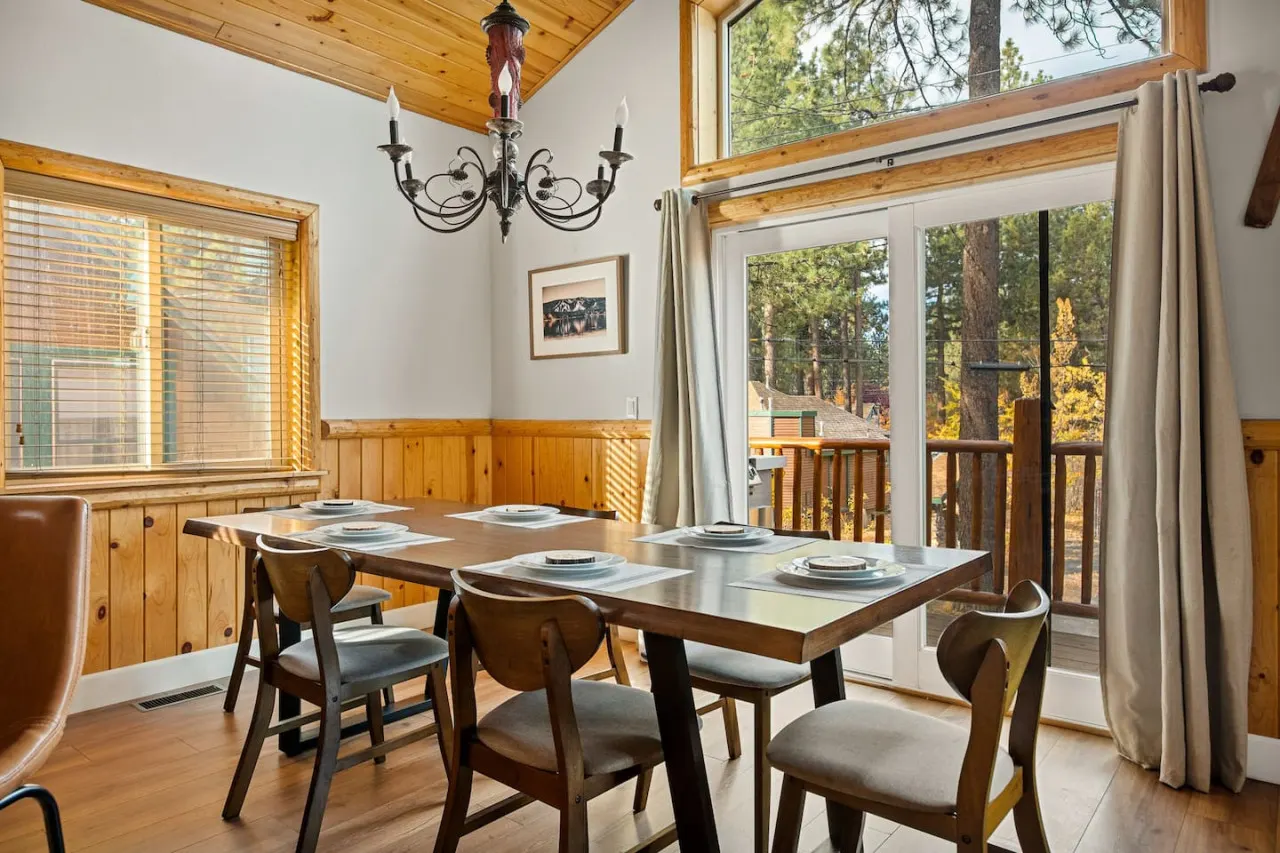 3BR Llama Bear Lodge Hot Tub, Views & Game Room 8