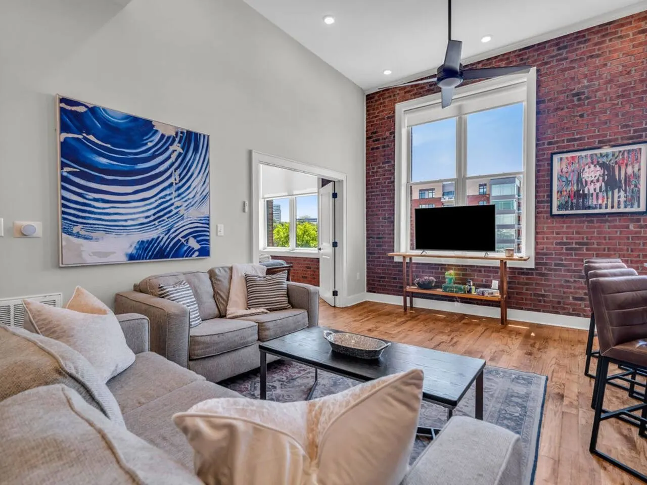 Luxury Corner Condo ~ Walk to Old City