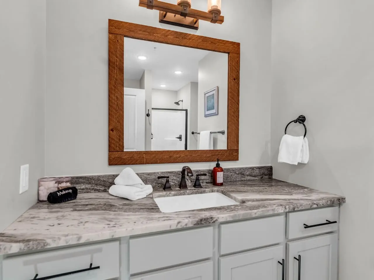 Luxury Corner Condo ~ Walk to Old City 10