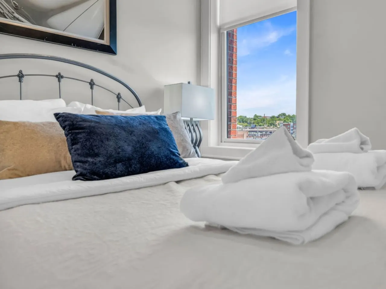 Luxury Corner Condo ~ Walk to Old City 19