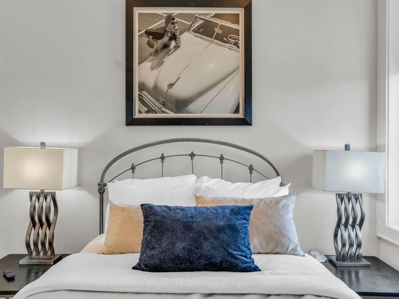 Luxury Corner Condo ~ Walk to Old City 20