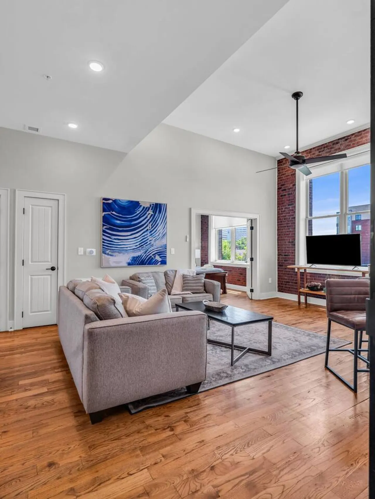 Luxury Corner Condo ~ Walk to Old City 8