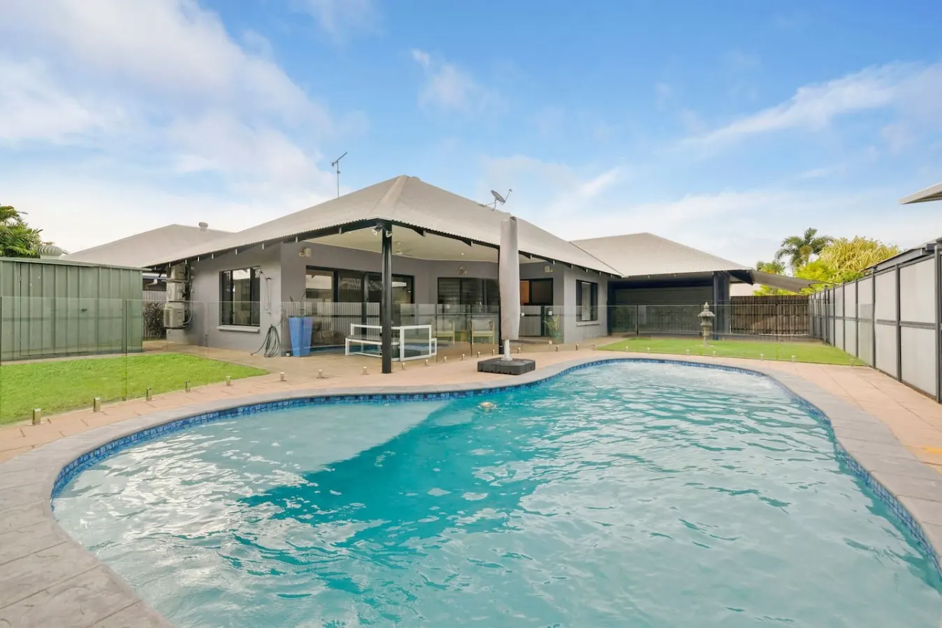 Zenhouse: Cityside Family House ~ Pool ~ Markets — photo 1