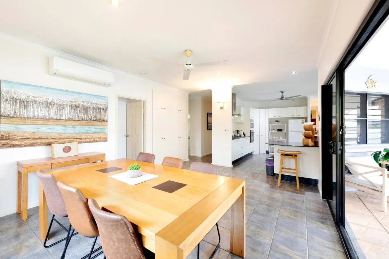 Zenhouse: Cityside Family House ~ Pool ~ Markets 14