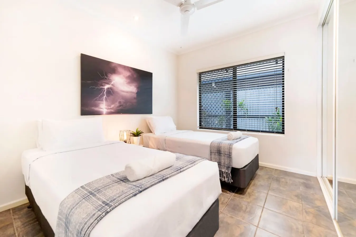 Zenhouse: Cityside Family House ~ Pool ~ Markets 15