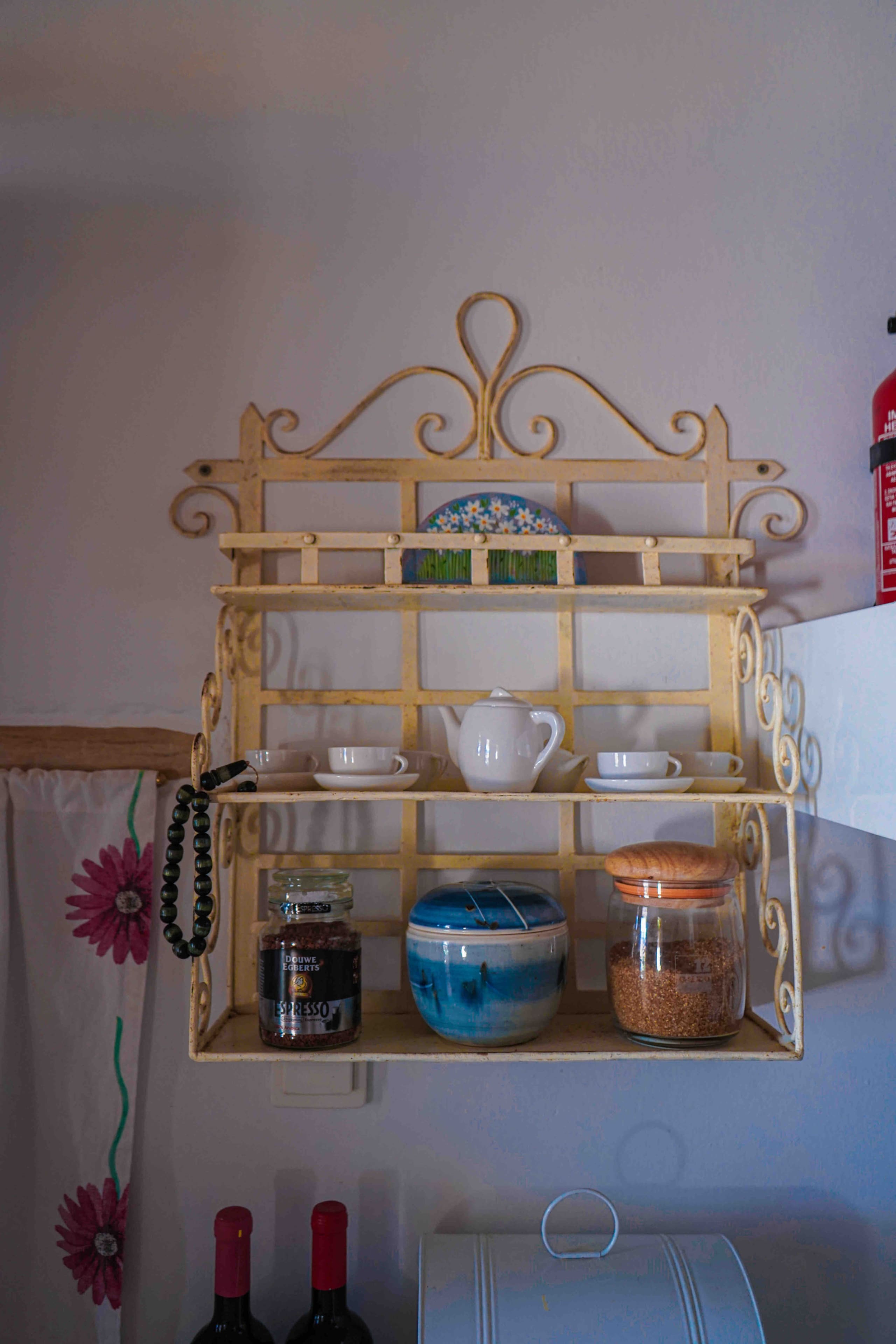 Cozy, heritage Cycladic home just above the beach 14