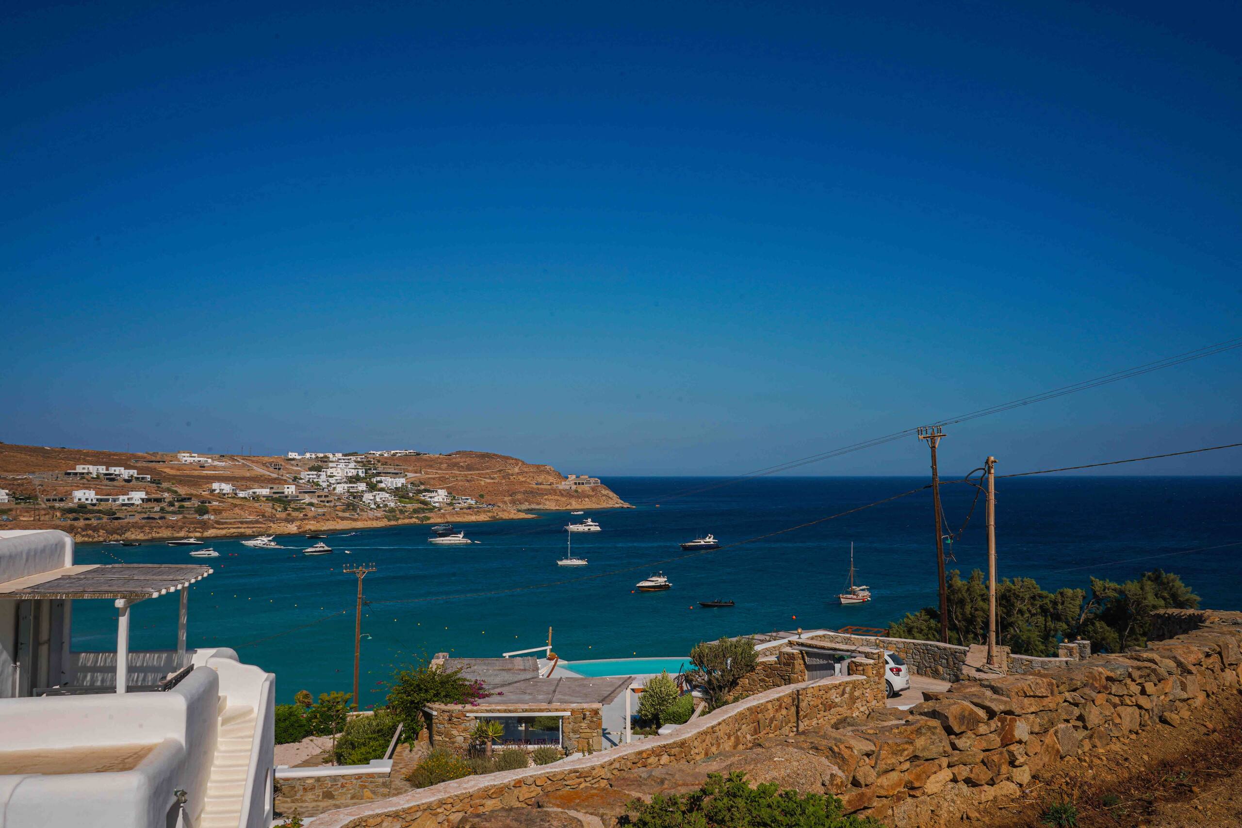 Cozy, heritage Cycladic home just above the beach 22