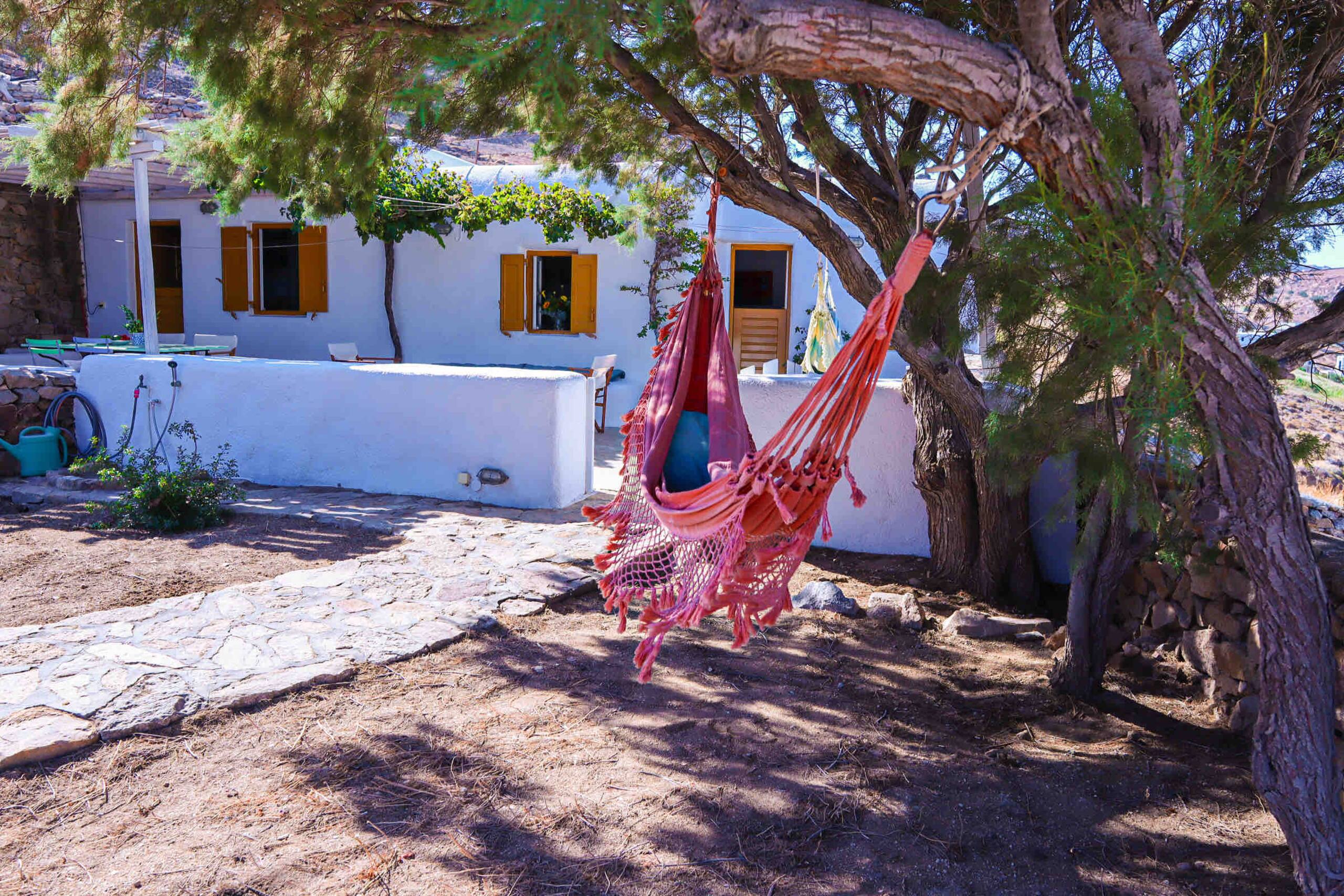 Cozy, heritage Cycladic home just above the beach — photo 3