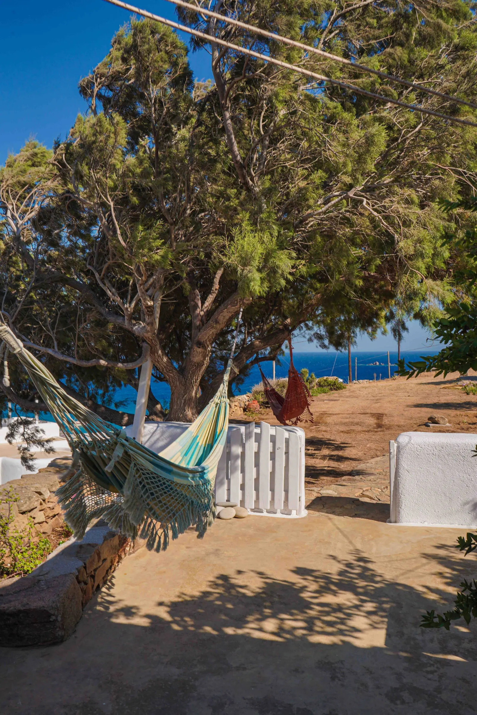 Cozy, heritage Cycladic home just above the beach 11