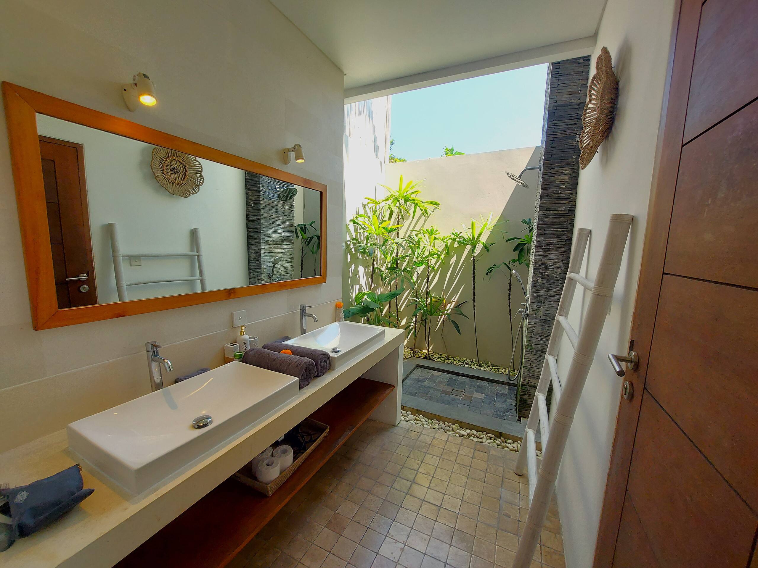 EchoBeachVilla, 2BR, 100m to beach, Quiet, Private 7