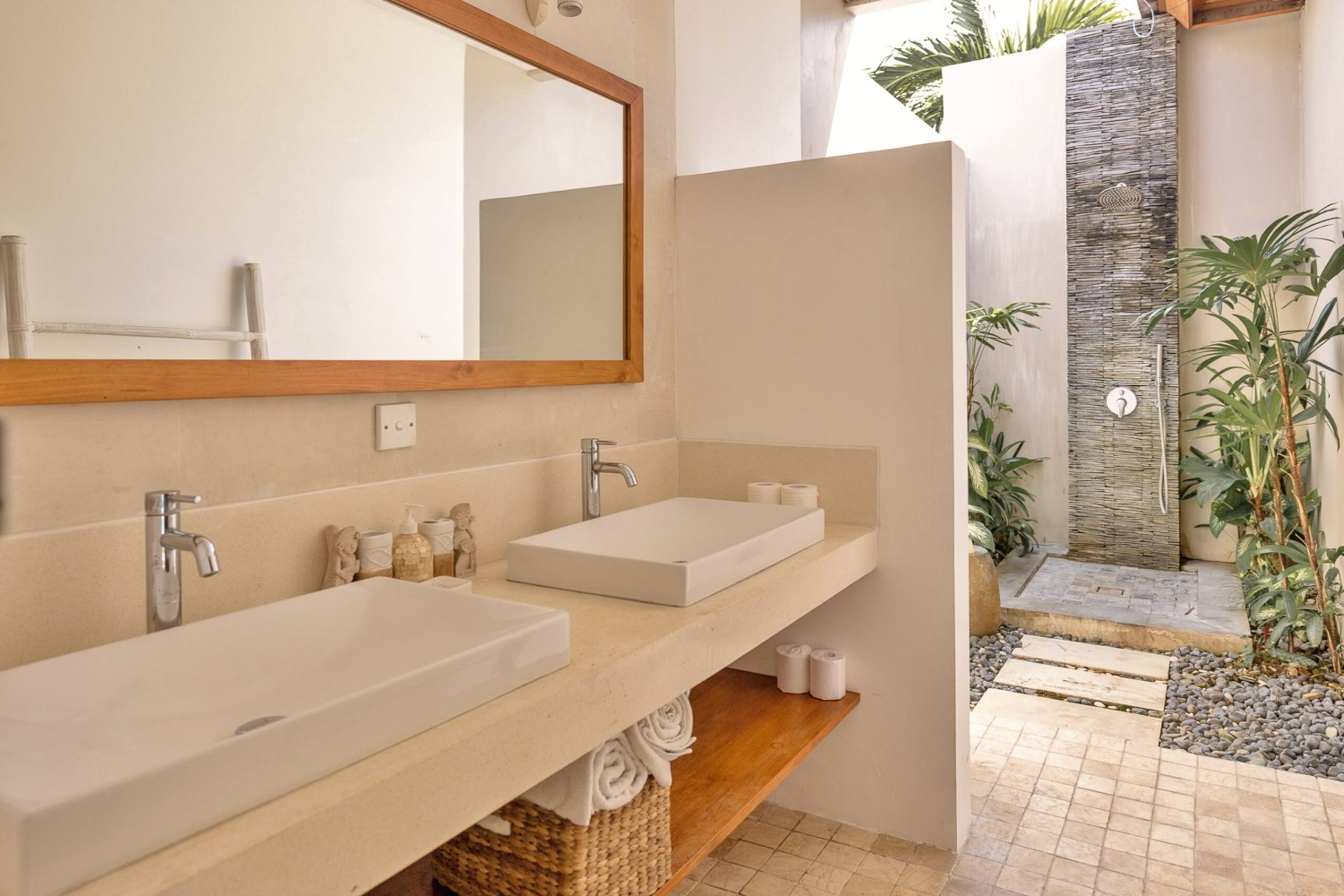 EchoBeachVilla, 2BR, 100m to beach, Quiet, Private 9
