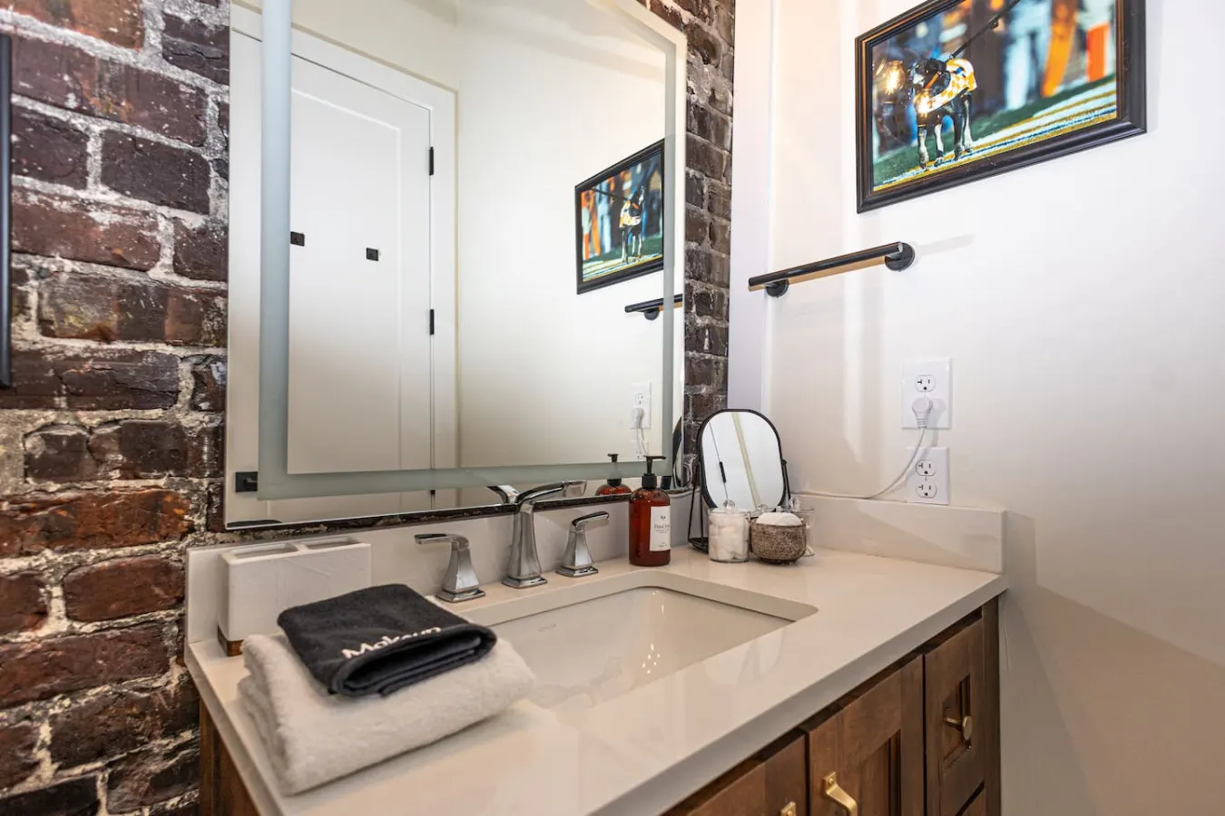 Stylish Loft on Gay Street~ Free Parking+Walkable 17