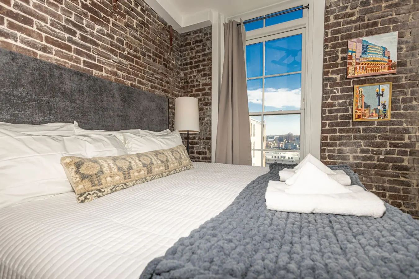 Stylish Loft on Gay Street~ Free Parking+Walkable 18