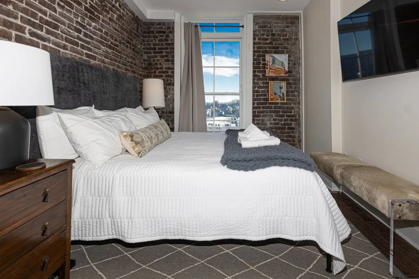 Stylish Loft on Gay Street~ Free Parking+Walkable — photo 5