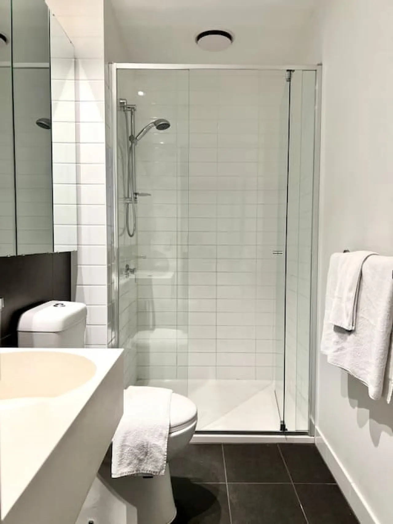 2x 2BR Apartment at Manhattan - MH1&MH2 9