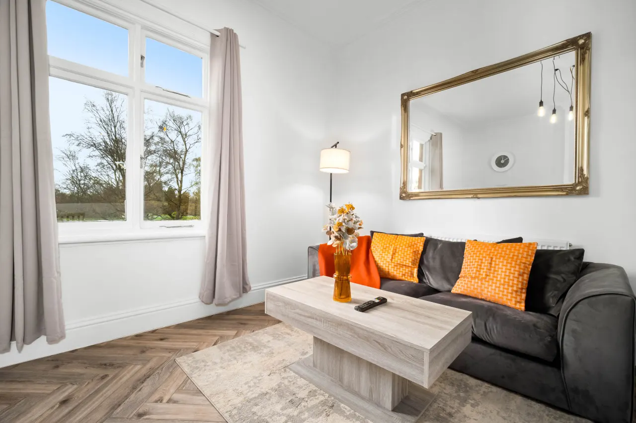 Modern Apartment - Parking - Fast WiFi - Wolverhampton 8