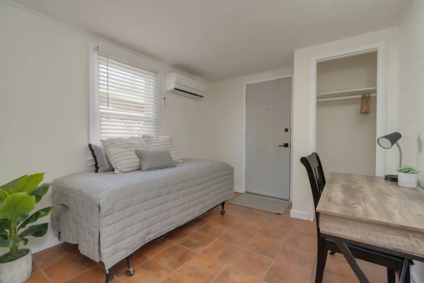 Tucson Retreat Dog Park + Gated Parking #1 15