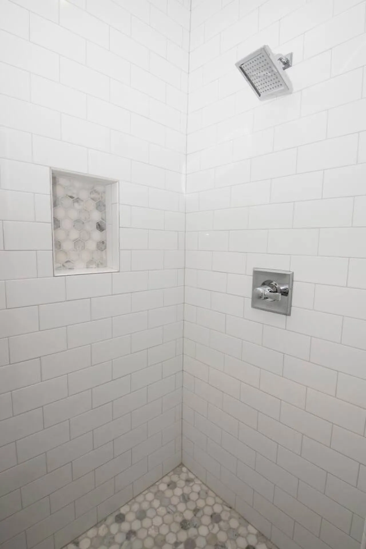 Gorgeous Condo Downtown, Gated Parking Included! 9