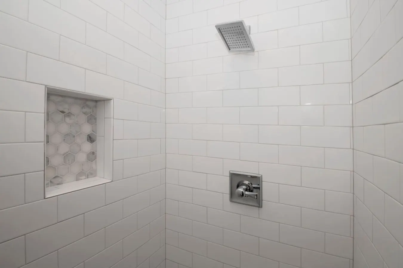 Gorgeous Condo Downtown, Gated Parking Included! 10