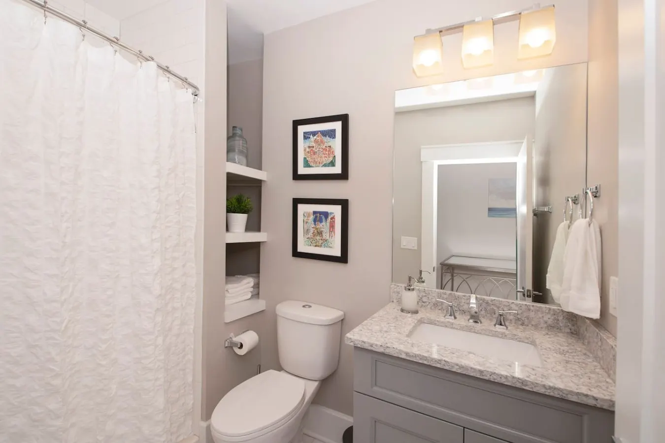 Gorgeous Condo Downtown, Gated Parking Included! 15