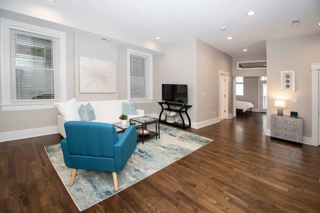 Gorgeous Condo Downtown, Gated Parking Included! 4