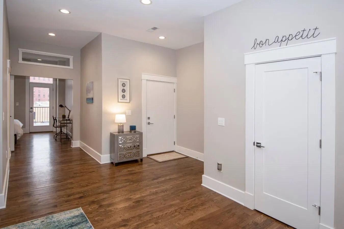 Gorgeous Condo Downtown, Gated Parking Included! 5