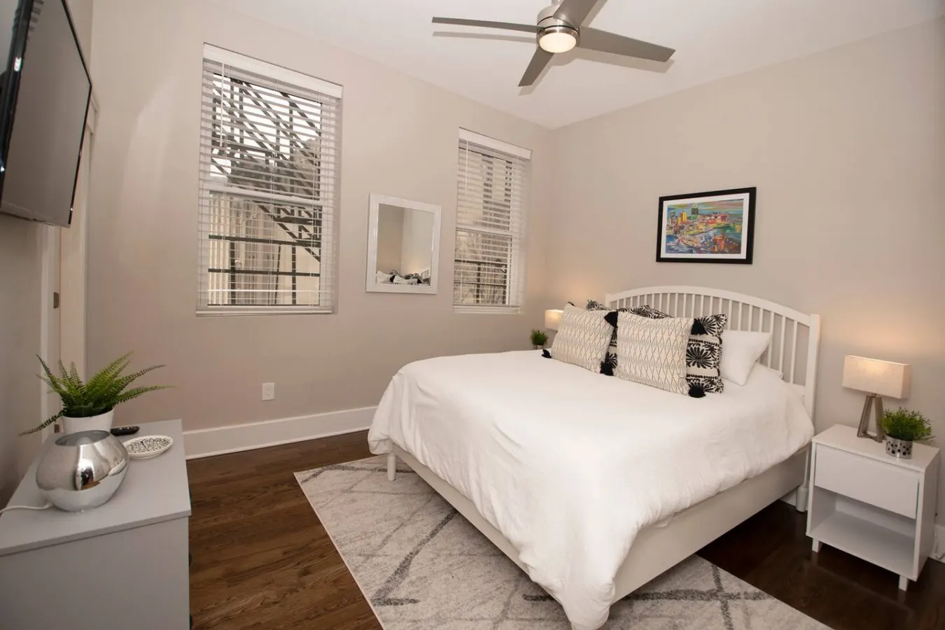 Gorgeous Condo Downtown, Gated Parking Included! 6