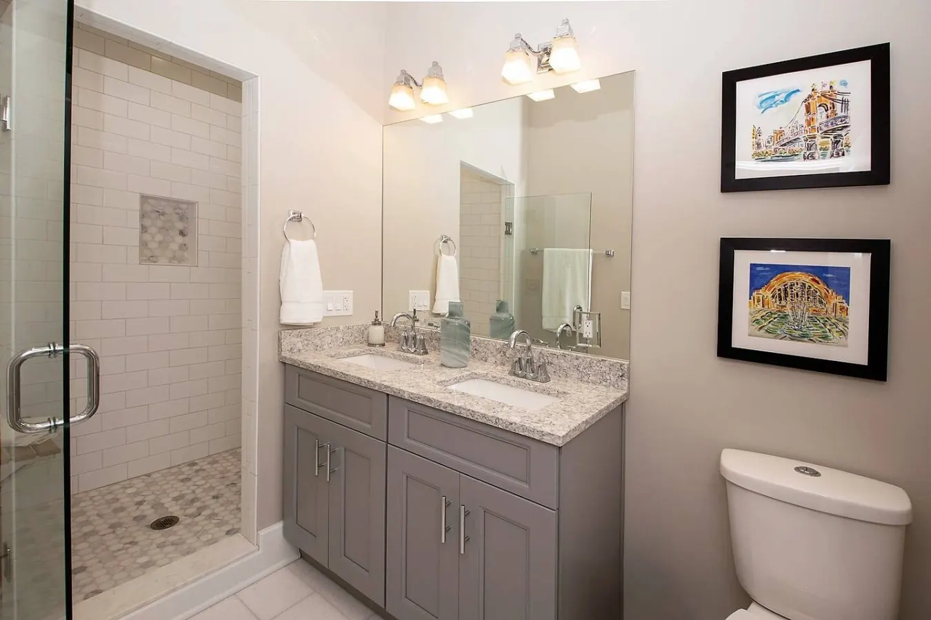 Gorgeous Condo Downtown, Gated Parking Included! 8
